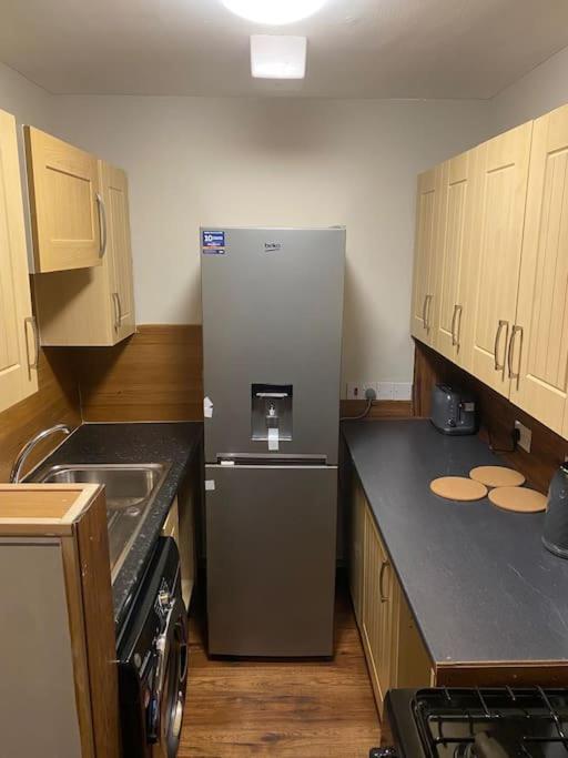 One Bedroom Apartment In Gorgie With New Central Heating System Edimburgo Esterno foto