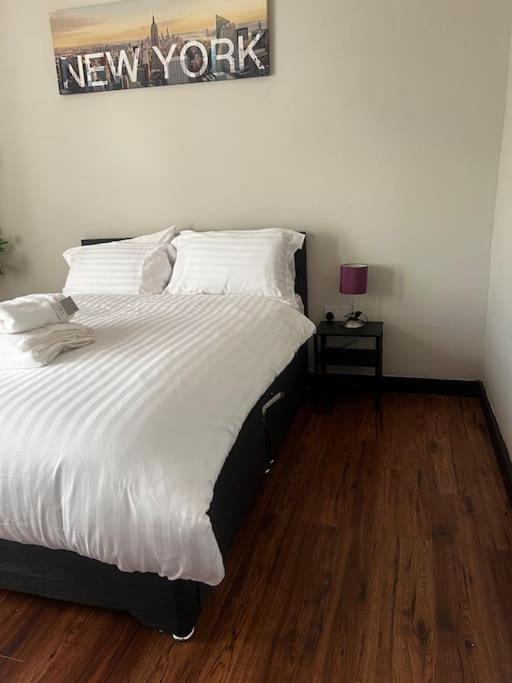 One Bedroom Apartment In Gorgie With New Central Heating System Edimburgo Esterno foto